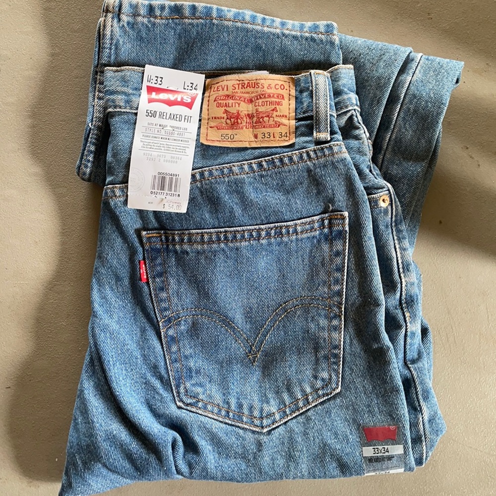 NWT Men’s Levi Jeans 550 Relaxed Fit